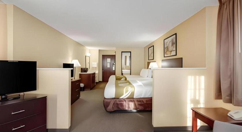 Quality Inn & Suites Arbor Exterior photo