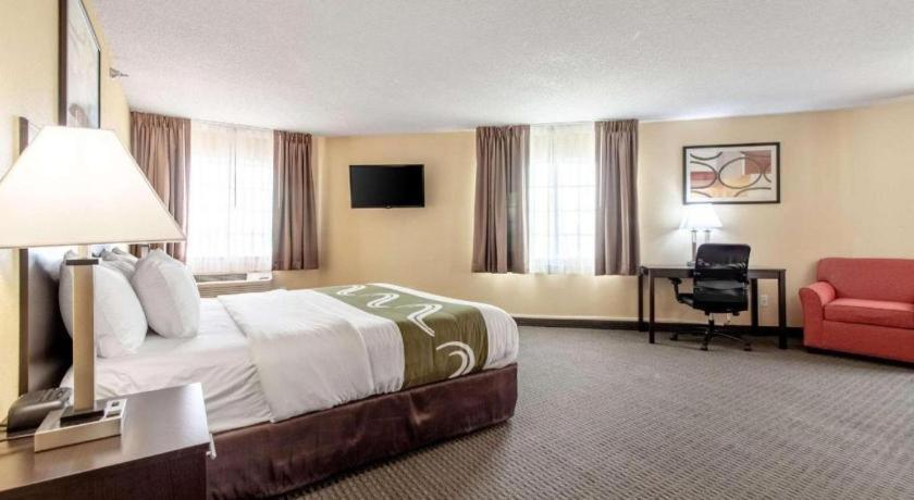 Quality Inn & Suites Arbor Exterior photo