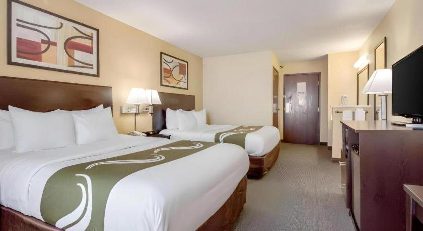 Quality Inn & Suites Arbor Exterior photo
